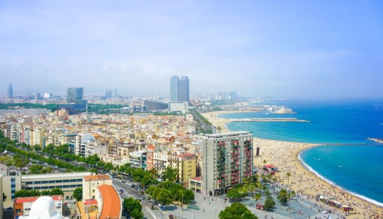 barcelona-cityscape-near-beach