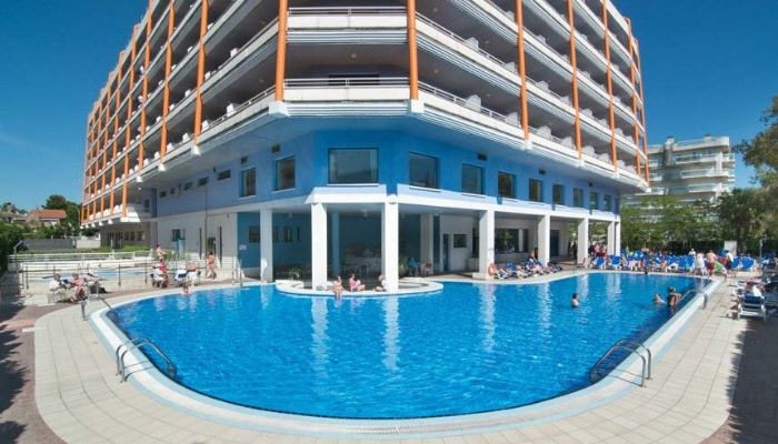 Medplaya Piramide Accessible Pool Accommodation